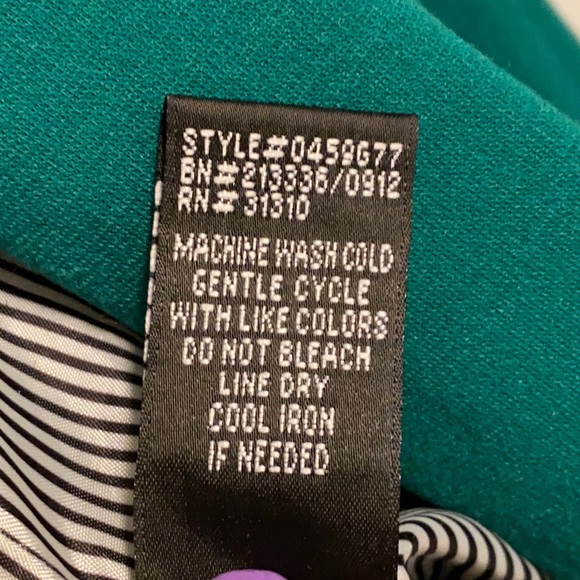 Green Cropped Blazer - Picture 3 of 3